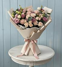 Букет цветов из:  Розы и Лизиантусы в Рудне Смоленской области