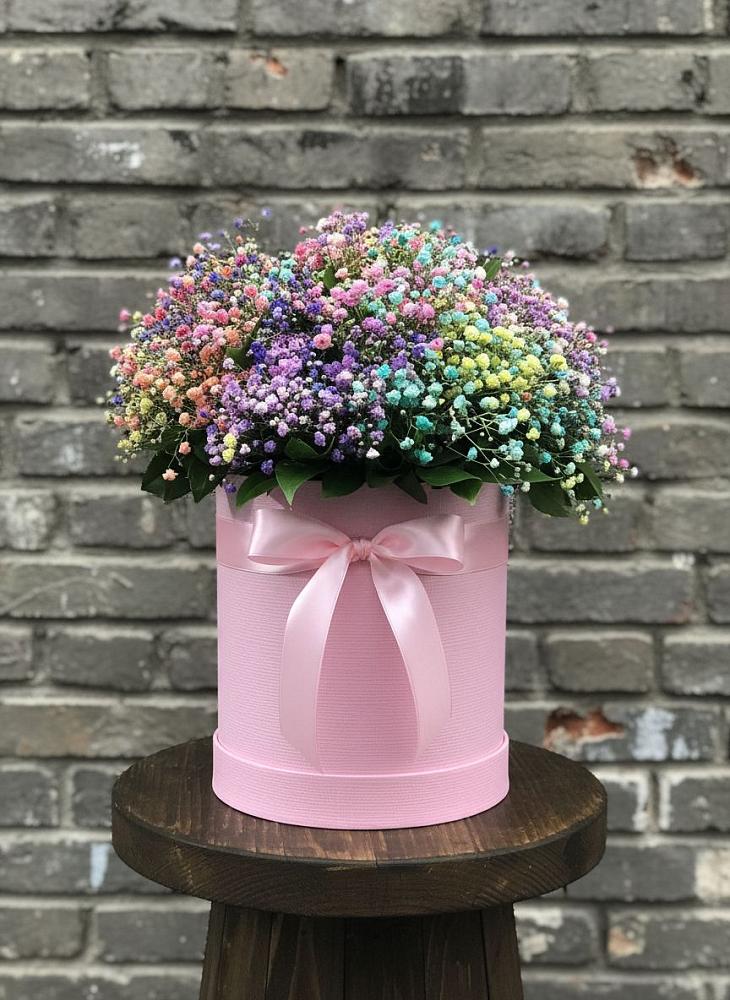 Цветочная композиция из Гипсофила и Розы в шляпной коробке в Рудне Смоленской области