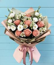 Букет цветов из:  Розы, Альстромерии и Лизиантусы в Рудне Смоленской области