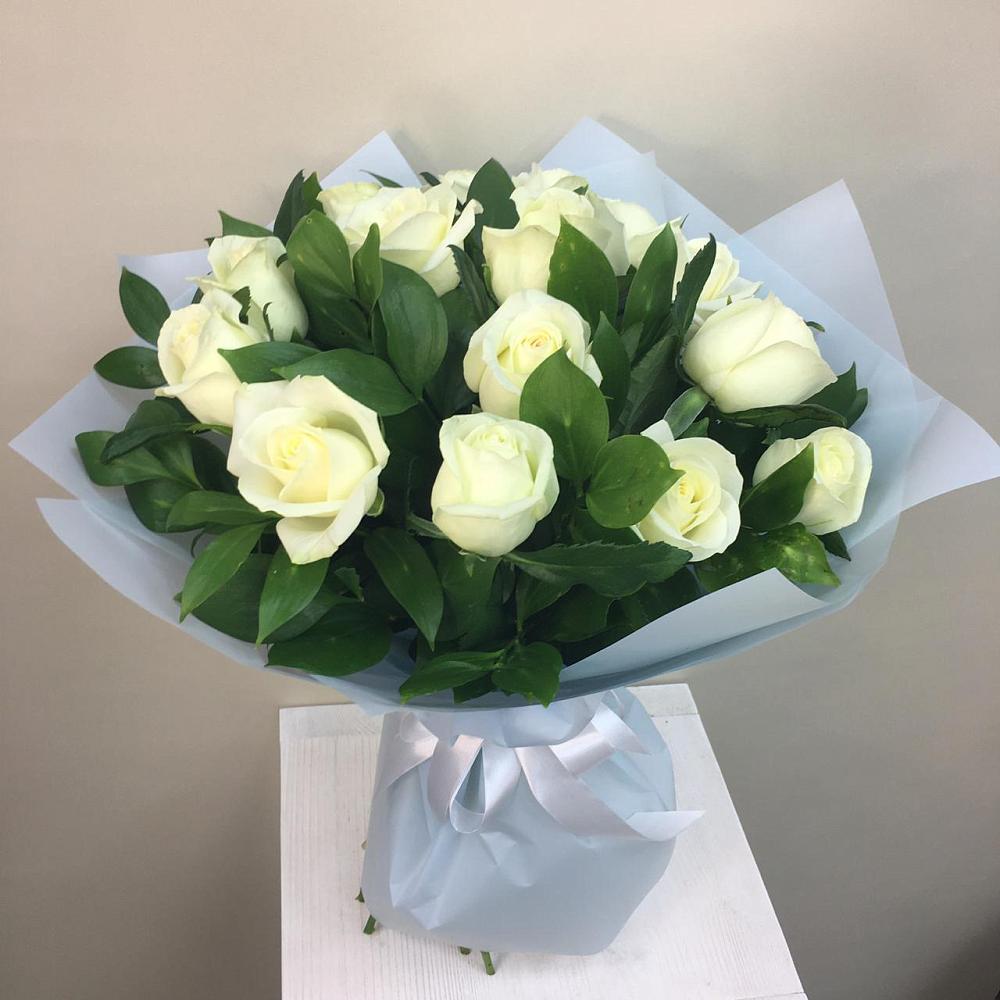 Букет 15 Белых роз Проуд в Рудне Смоленской области