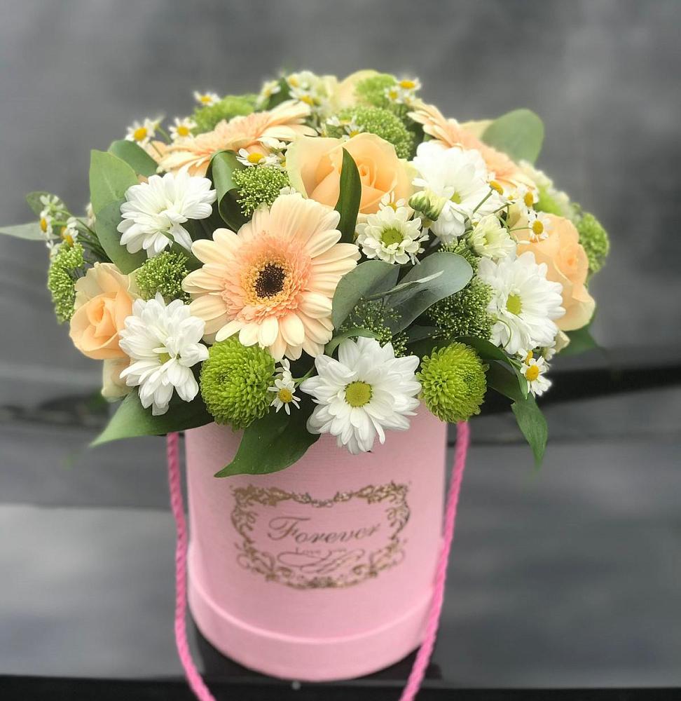 Цветочная композиция из Розы, Герберы и Хризантемы в шляпной коробке в Рудне Смоленской области