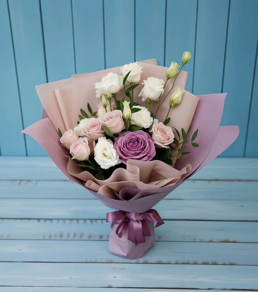 Букет цветов из: Розы и Лизиантусы в Рудне Смоленской области